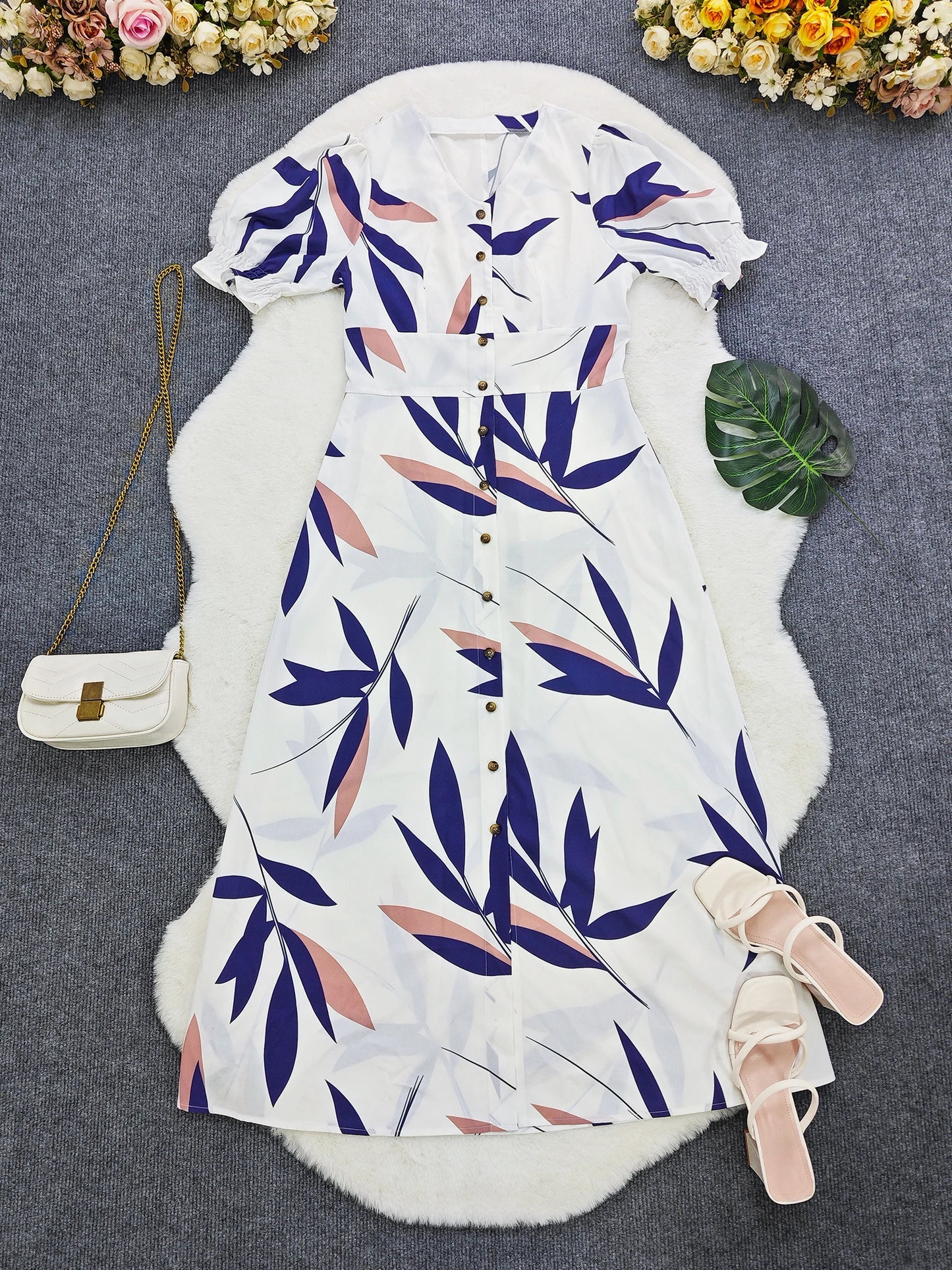 Vestido com estampa de folhas, abotoamento simples, elegante, decote em V, manga curta, primavera/verão