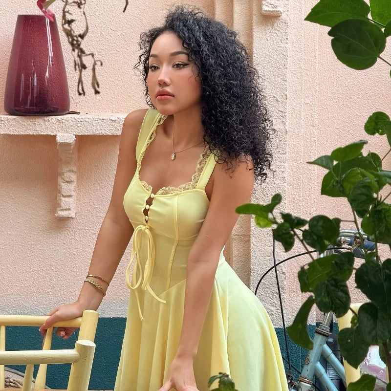 Vestido Candyhot de cor sólida com decote quadrado, amarração nas costas e modelagem evasê francesa elegante