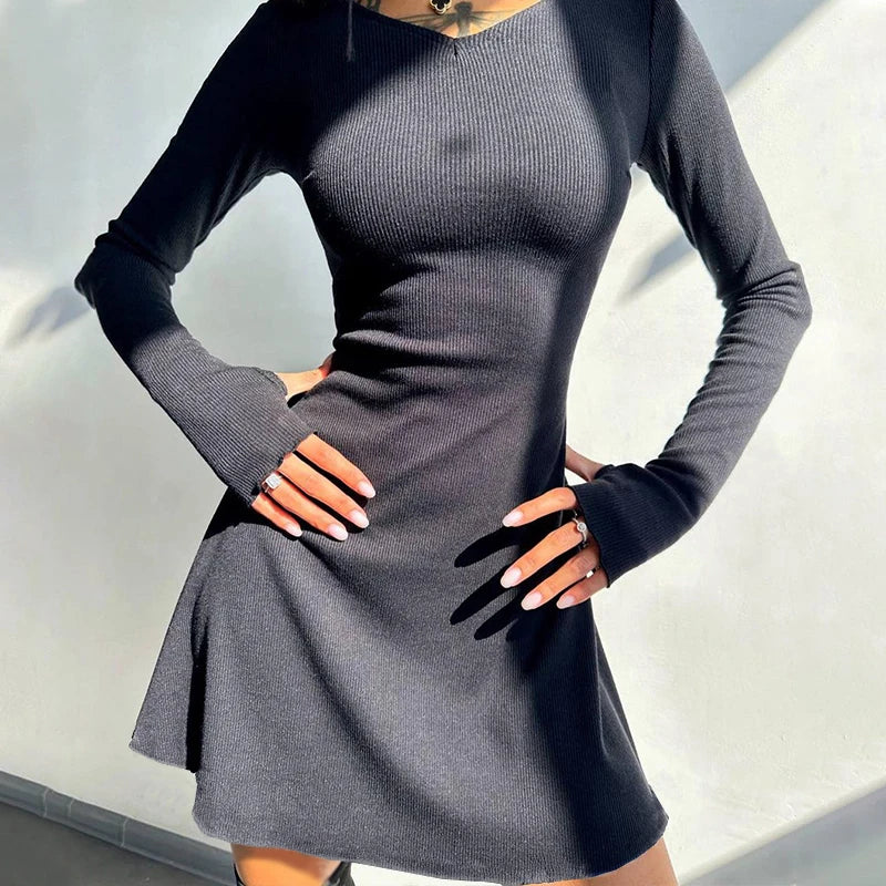 Vestidos femininos elegantes, outono inverno, preto, sexy, curto, decote em V, manga comprida, slim, cor sólida